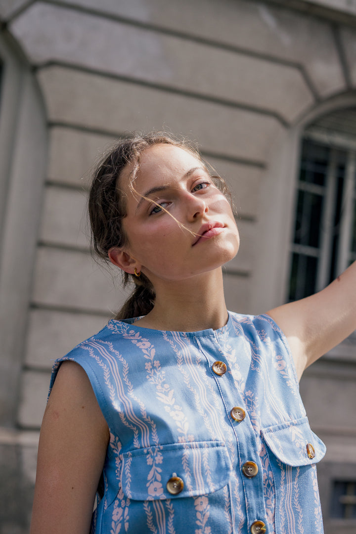 VEST LISBON - LIGHT BLUE